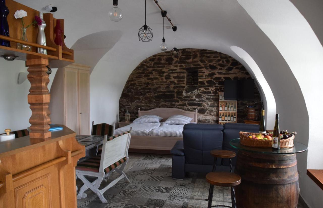 The Wine Cellar In The Old Gemeinde House *