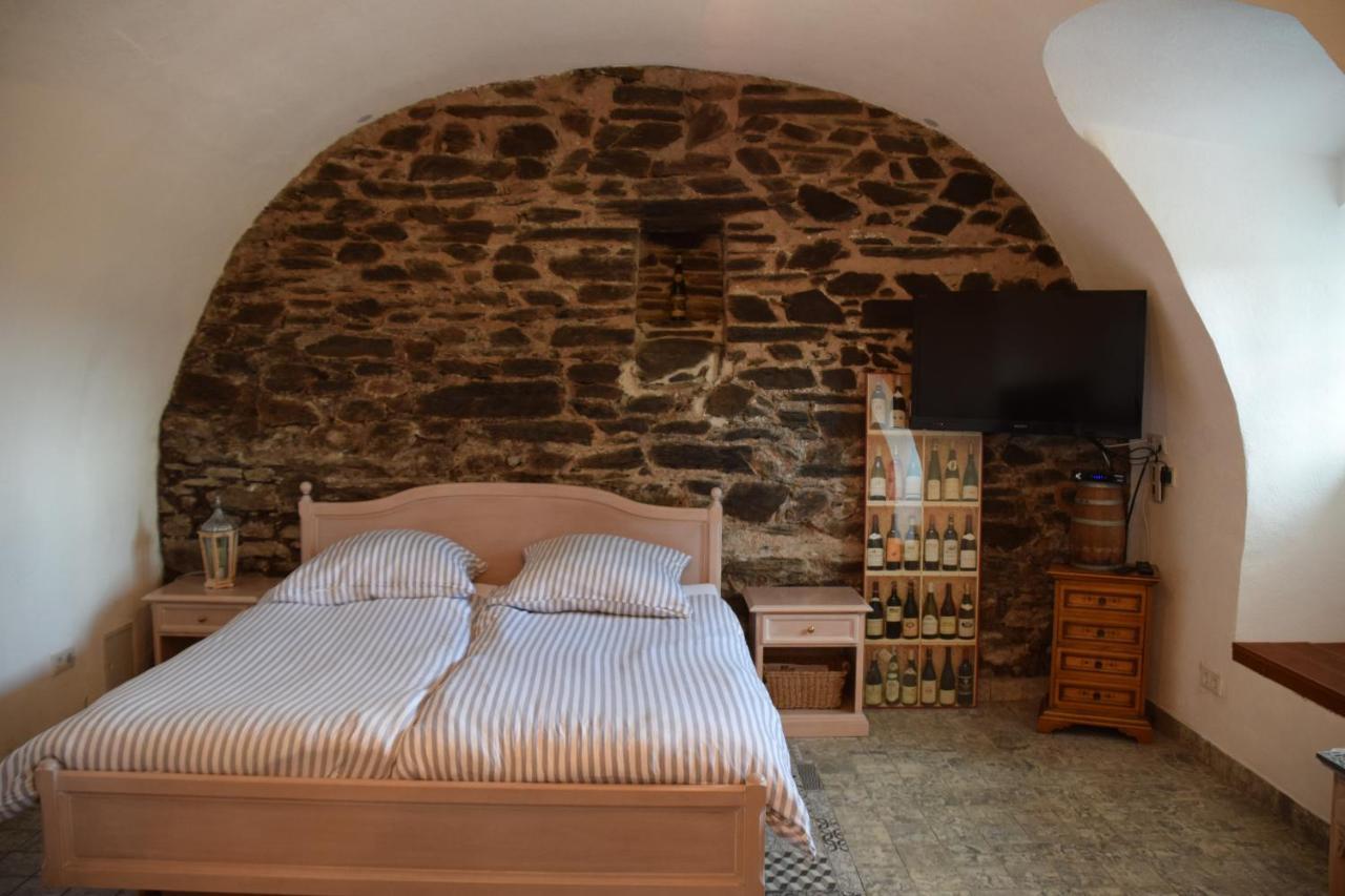 The Wine Cellar In The Old Gemeinde House
